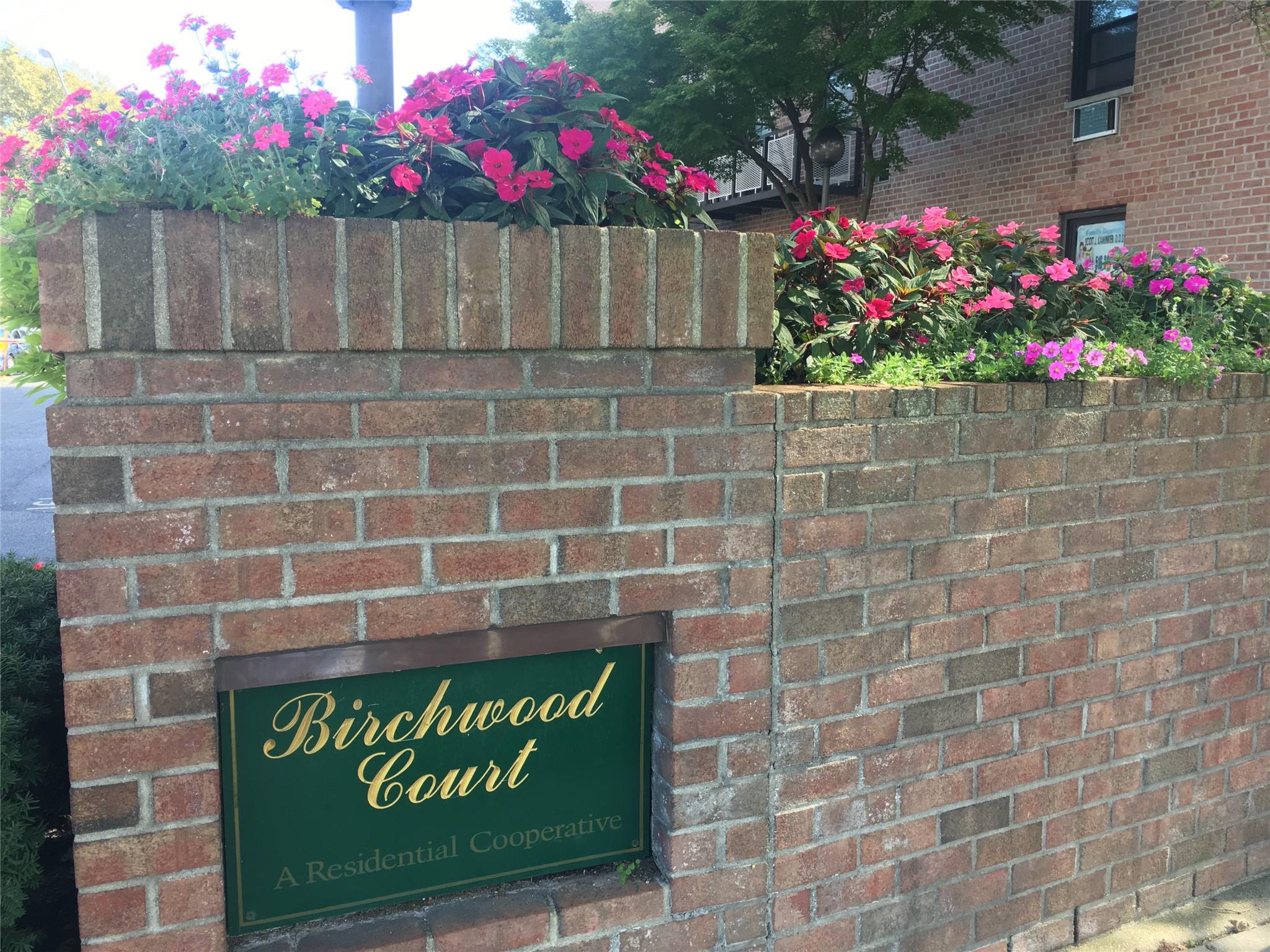 1 Birchwood Court #2F, Mineola, New York image 4