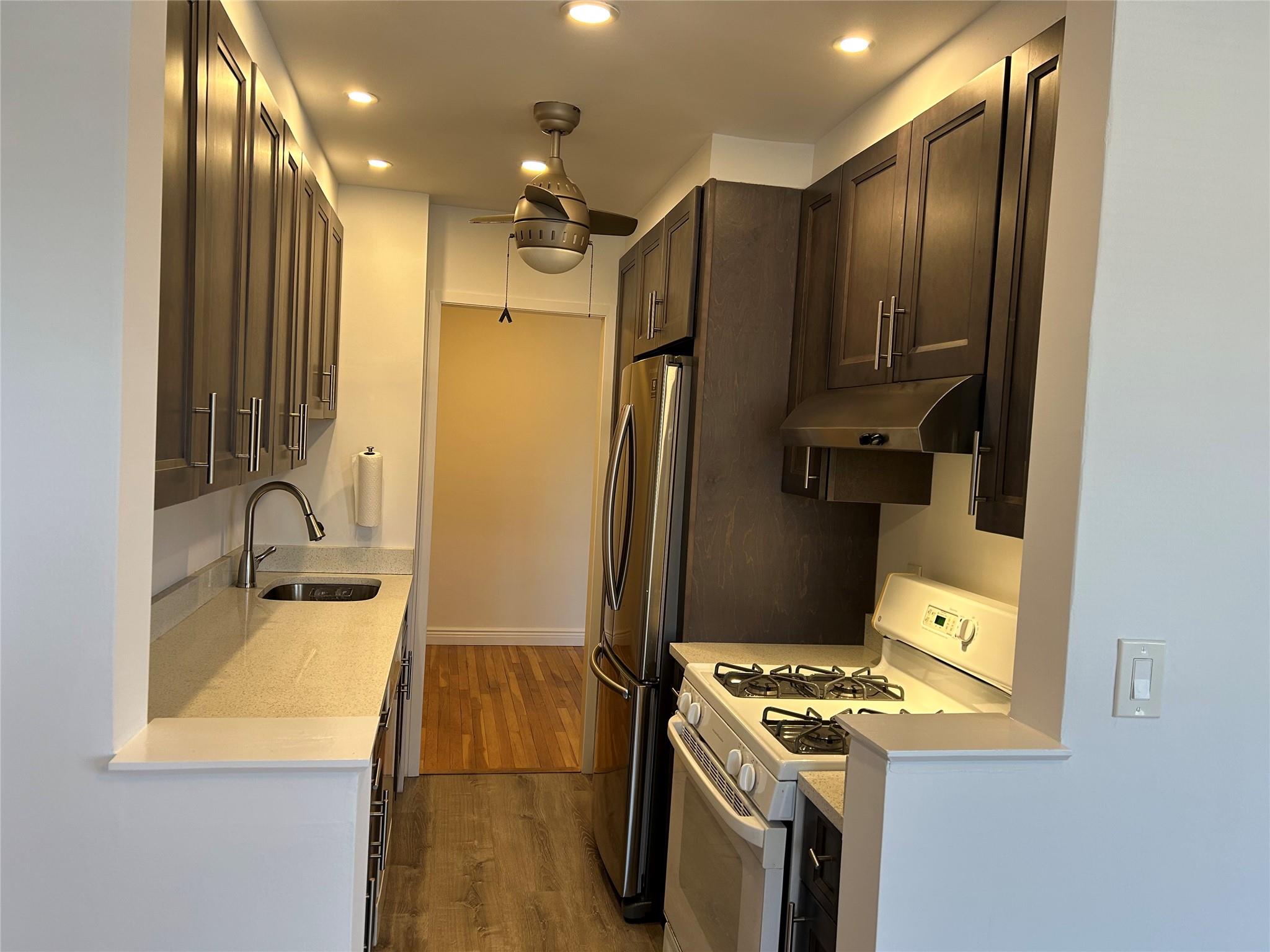 1 Birchwood Court #2F, Mineola, New York image 9