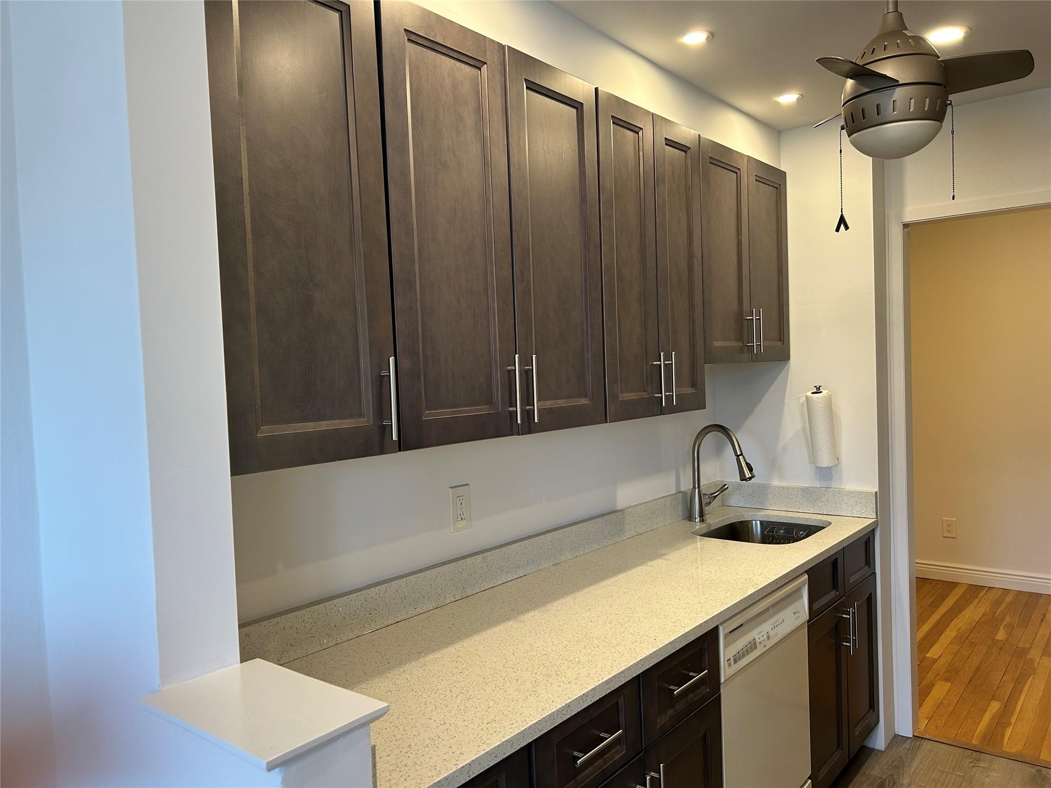 1 Birchwood Court #2F, Mineola, New York image 7