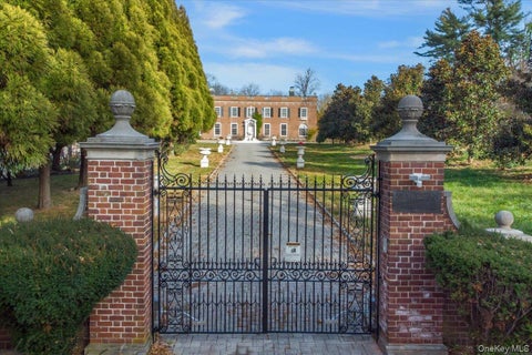 Photo of 155 Middle Neck Road, Sands Point, NY 11050 (MLS # 1064641)