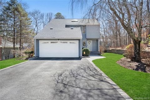 287 Peconic Terrace, Calverton, NY 11933 - MLS#: 982082