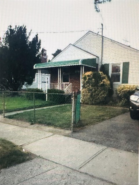 Homes For Rent - 22 Gordon Avenue<br/> Nassau County, Westbury, NY 11590