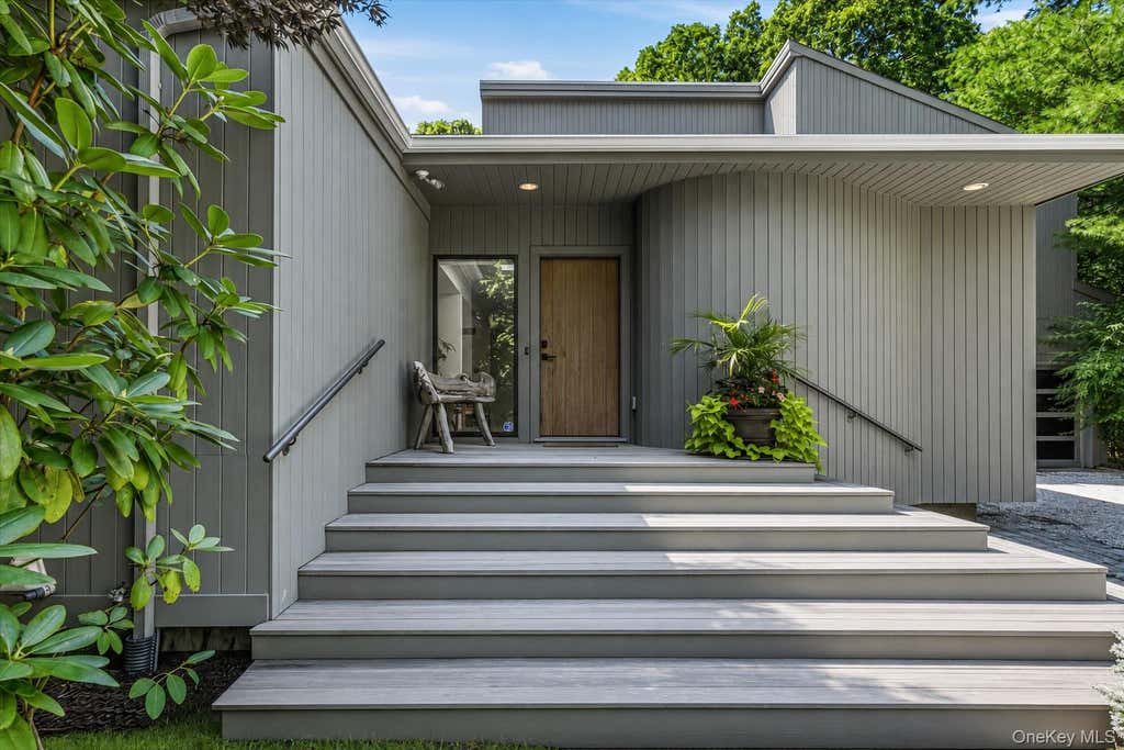 Photo of 3 Quantuck Bay PL, Westhampton Beach, NY 11978 (MLS # 1041432)