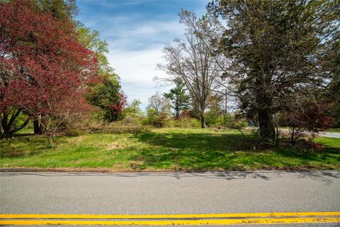 Photo of 104 Westlake Drive, Valhalla, NY 10595 (MLS # 990546)