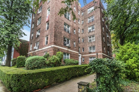 Condo For Sale - 2600 Henry Hudson Parkway #1D<br/> Bronx, NY 10463