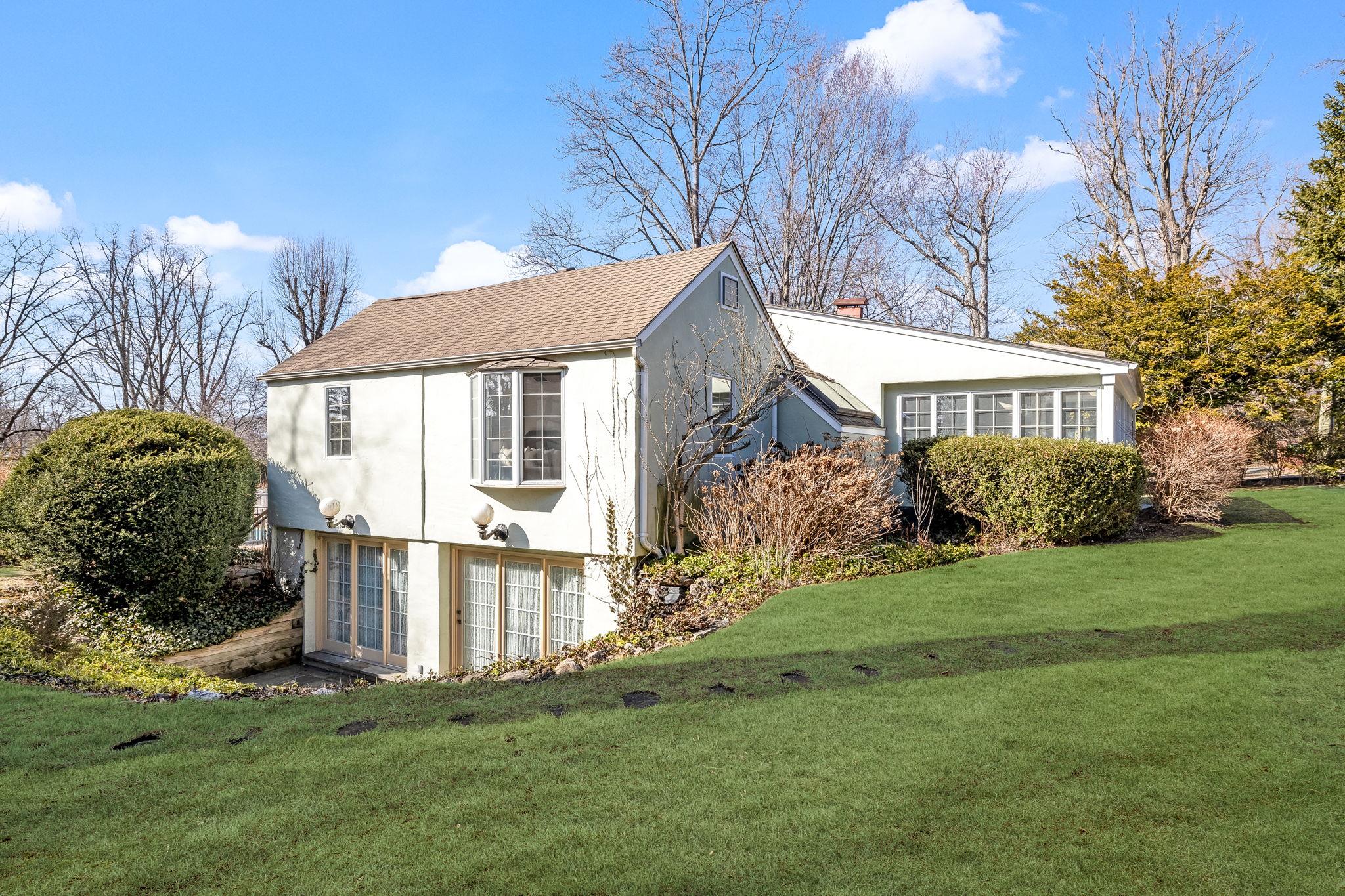 170 Wilmot Road, New Rochelle, New York image 16