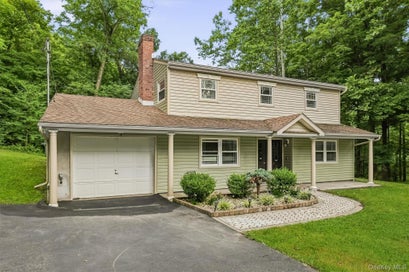 2 Lilac Hill Road New Windsor NY 12553