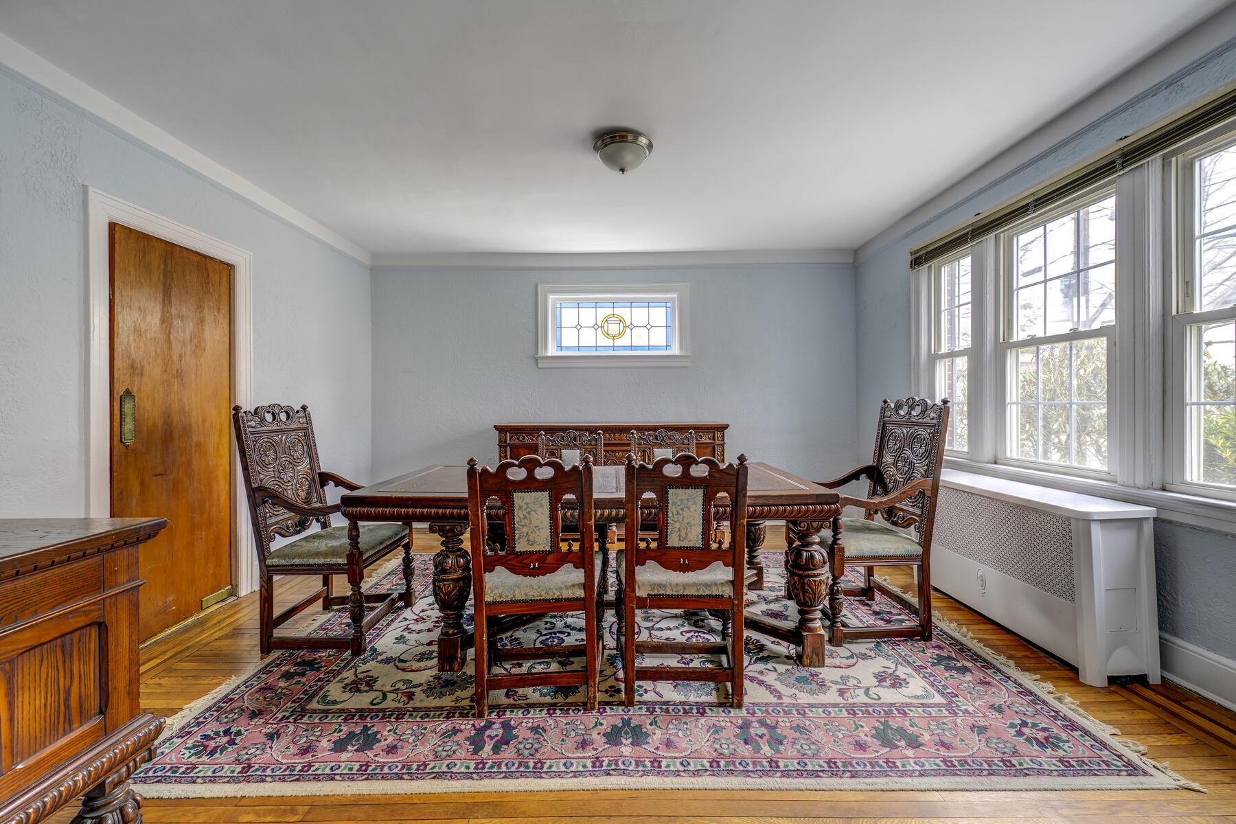 48 Essex Road, Great Neck, New York image 5