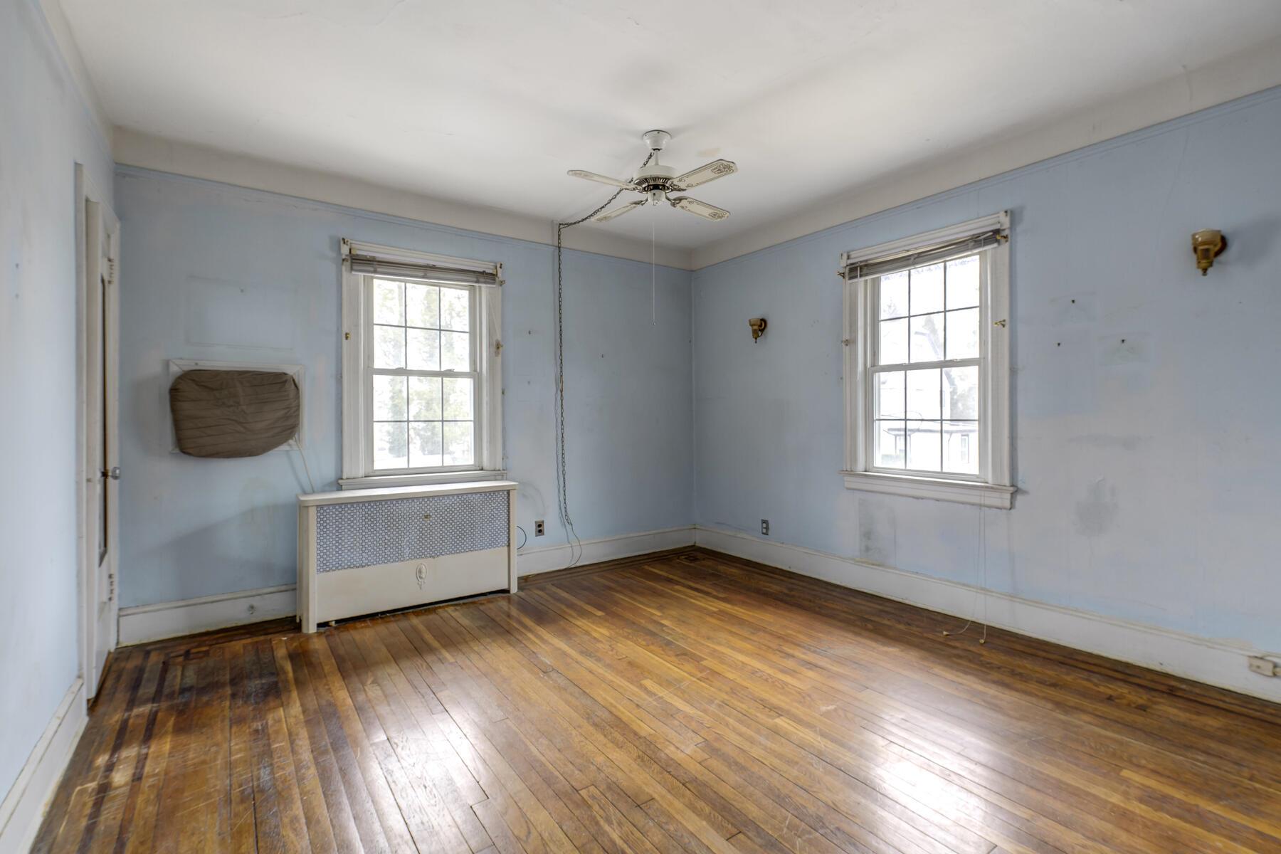 48 Essex Road, Great Neck, New York image 19
