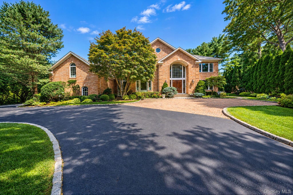 Photo of 19 Cobblestone Court, Centerport, NY 11721 (MLS # 1052877)