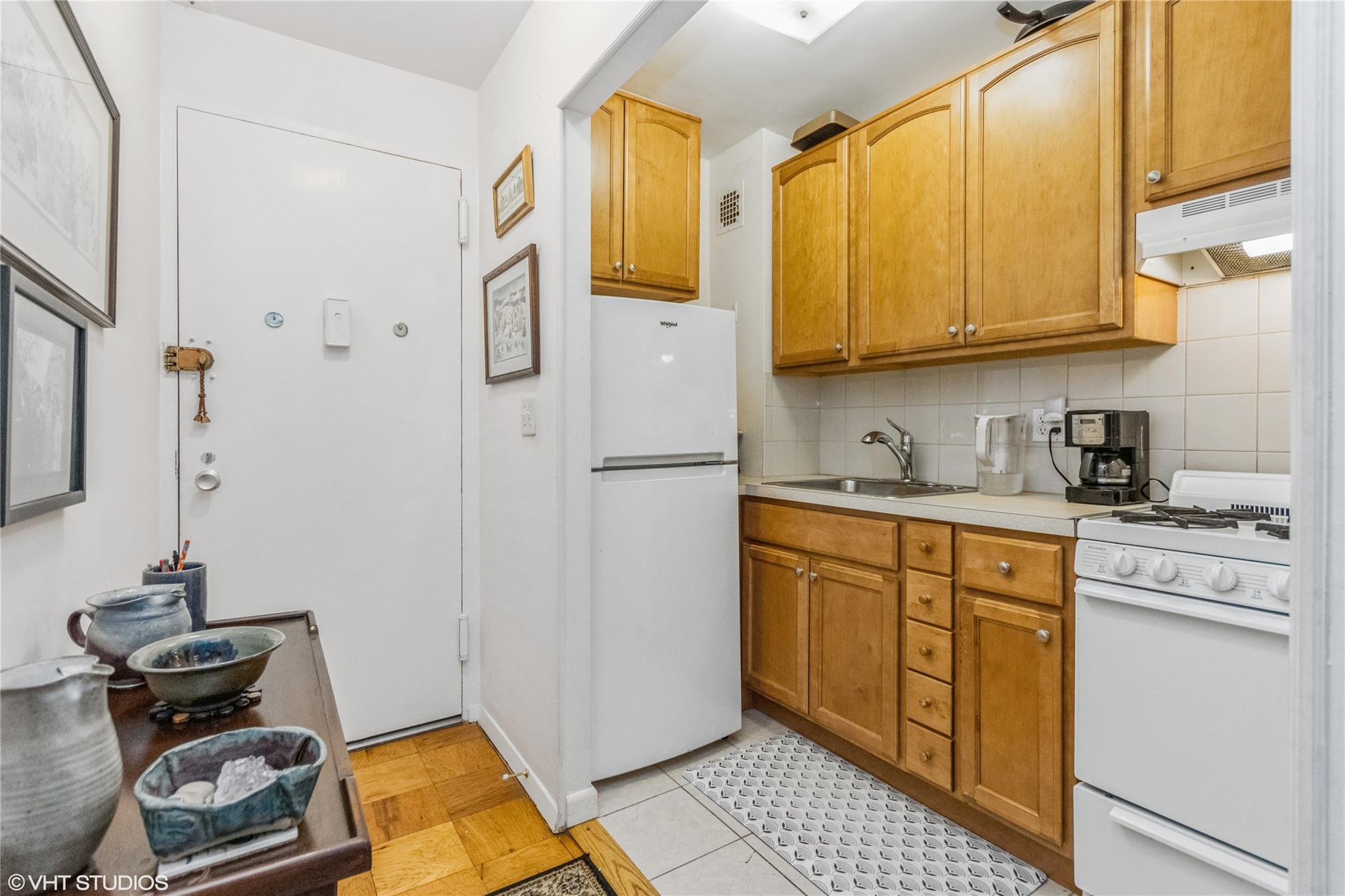 35 Stewart Place #302, Mount Kisco, New York image 2
