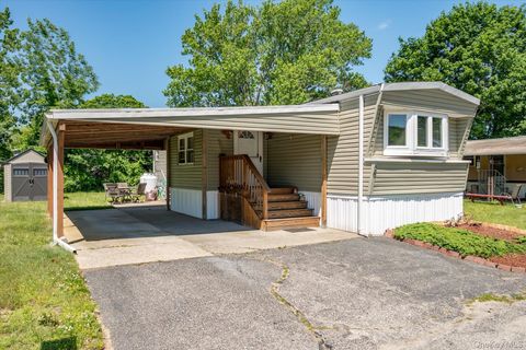 Photo of 66 Minuteman Drive DR, Bohemia, NY 11716 (MLS # 1007928)