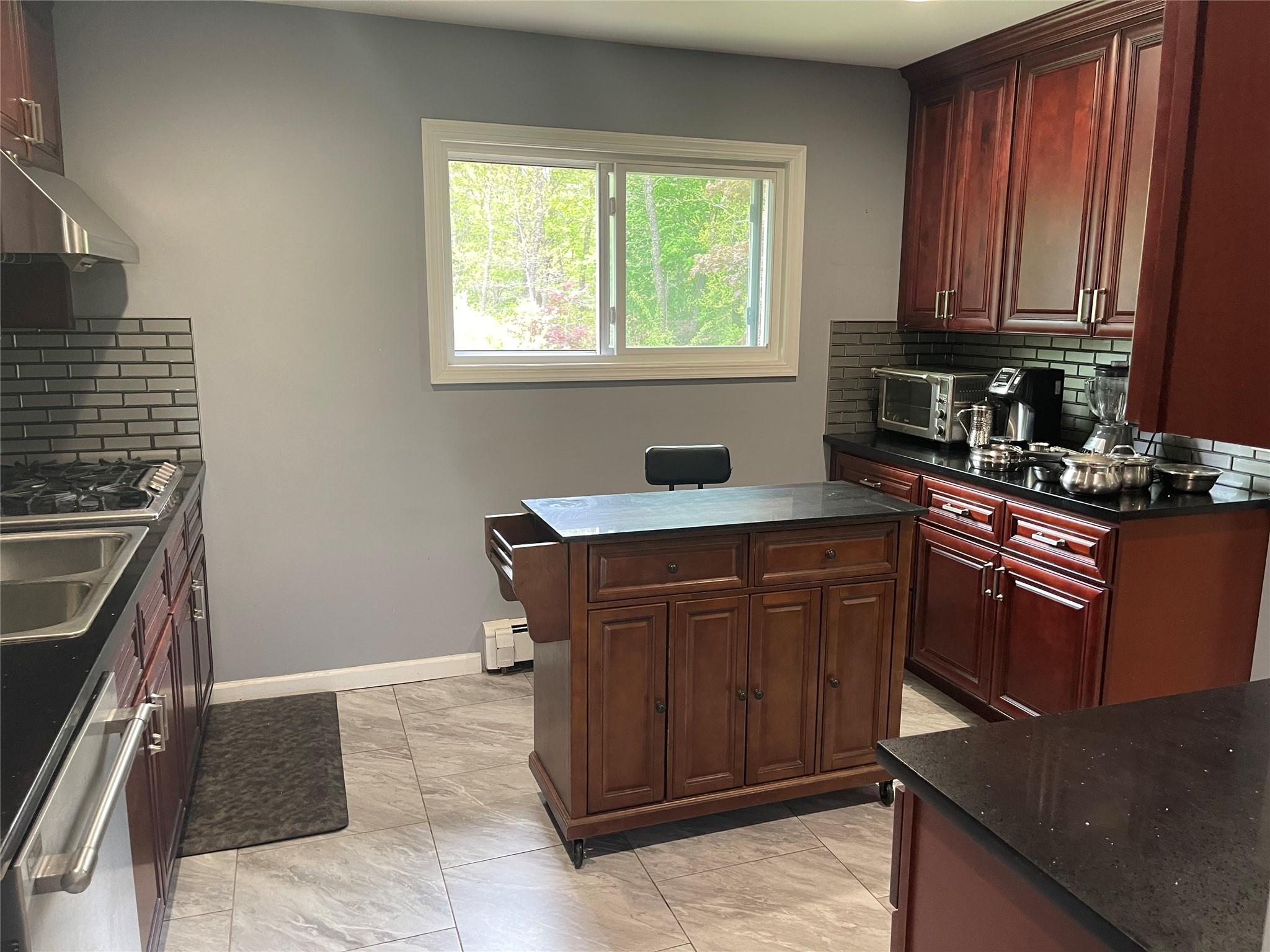 311 Plymouth Street, Dix Hills, New York image 11