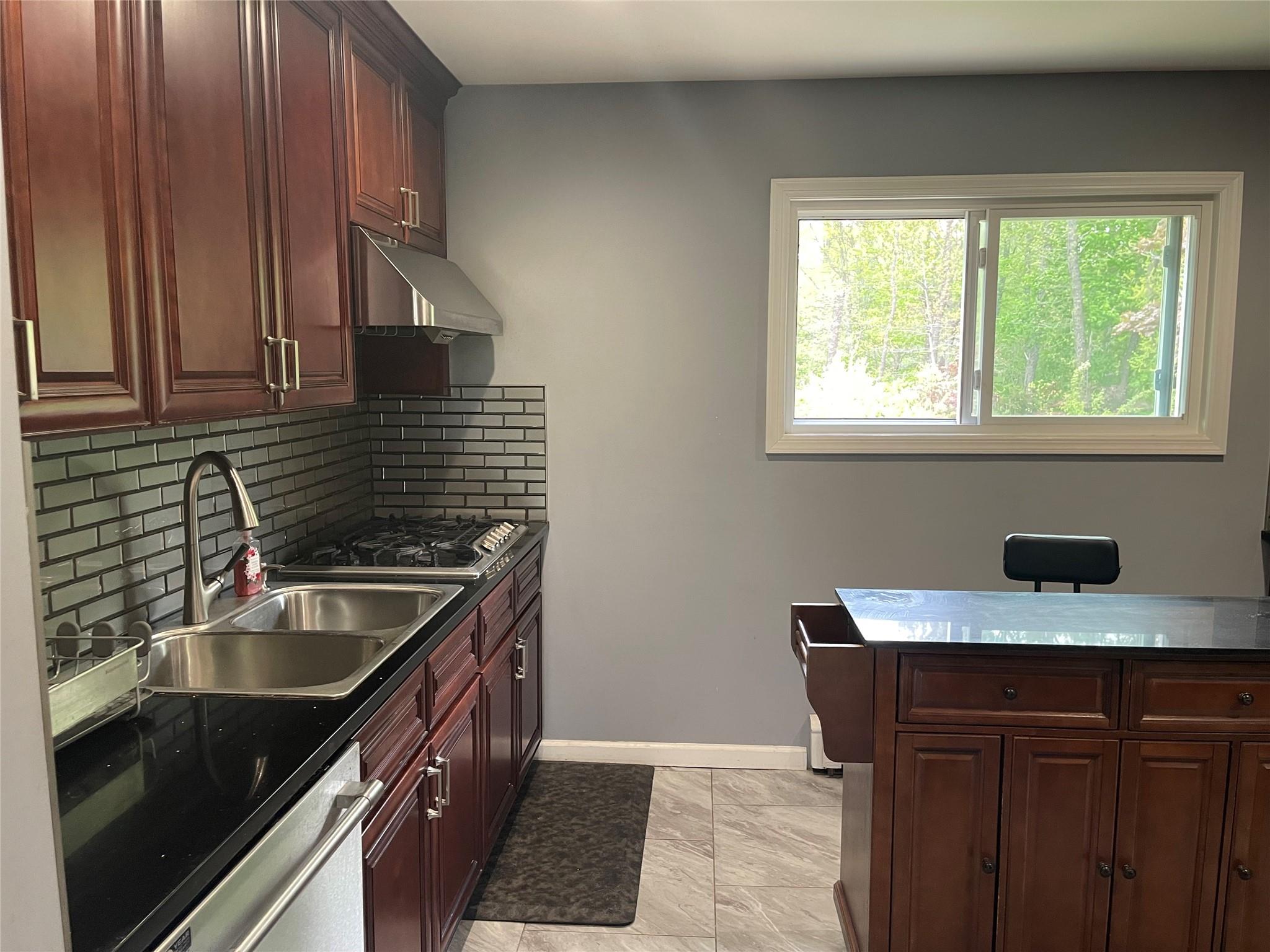 311 Plymouth Street, Dix Hills, New York image 12