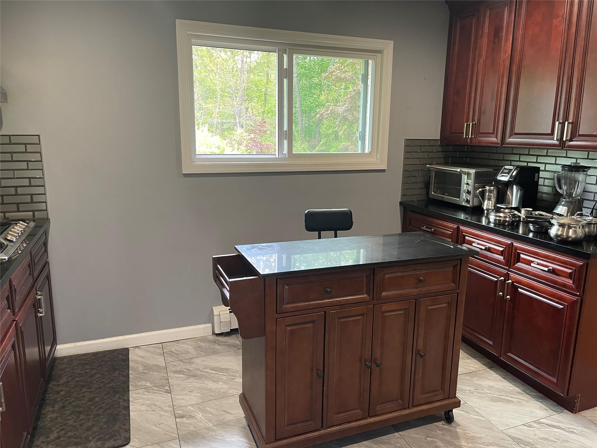 311 Plymouth Street, Dix Hills, New York image 10