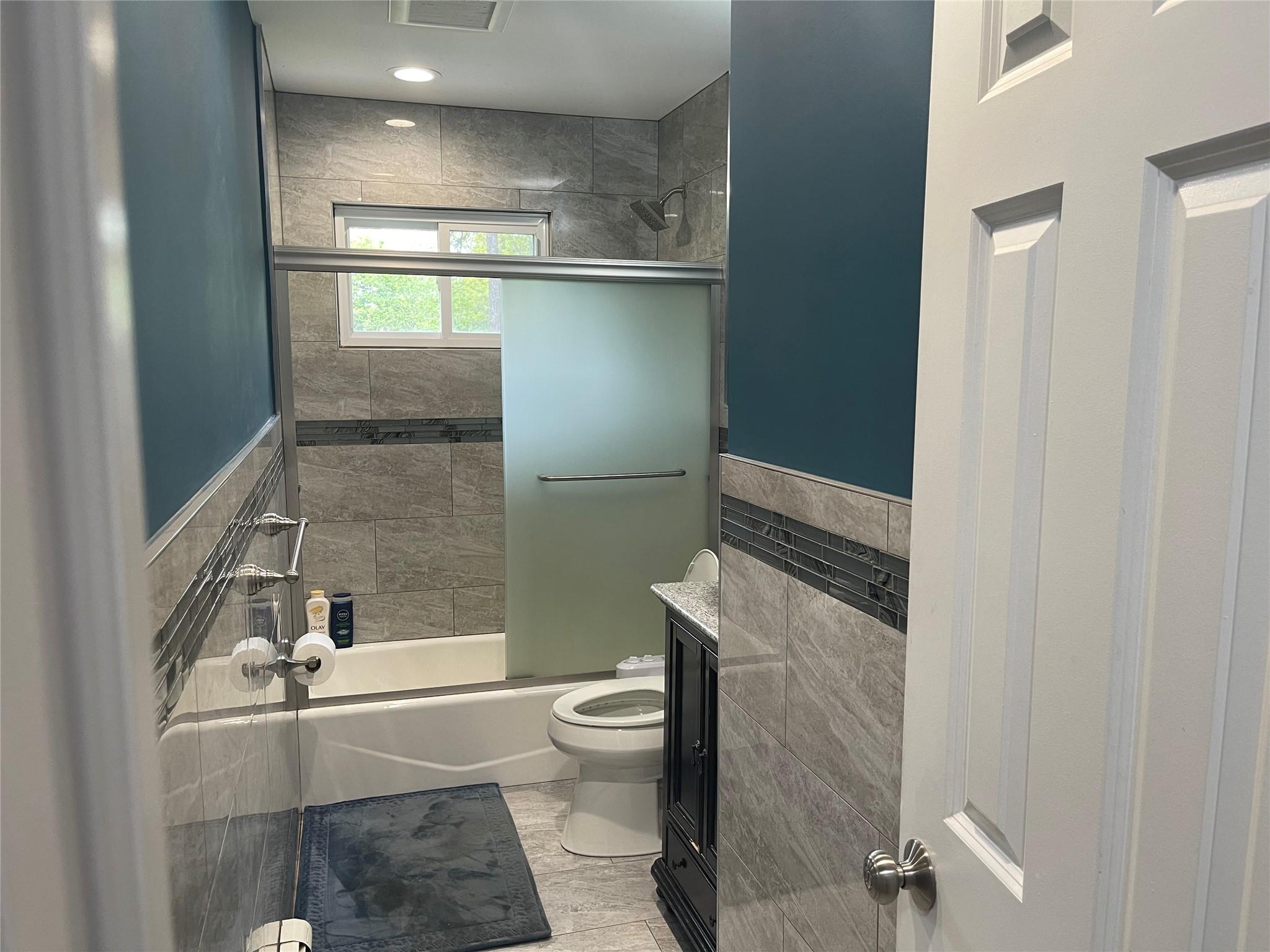 311 Plymouth Street, Dix Hills, New York image 22