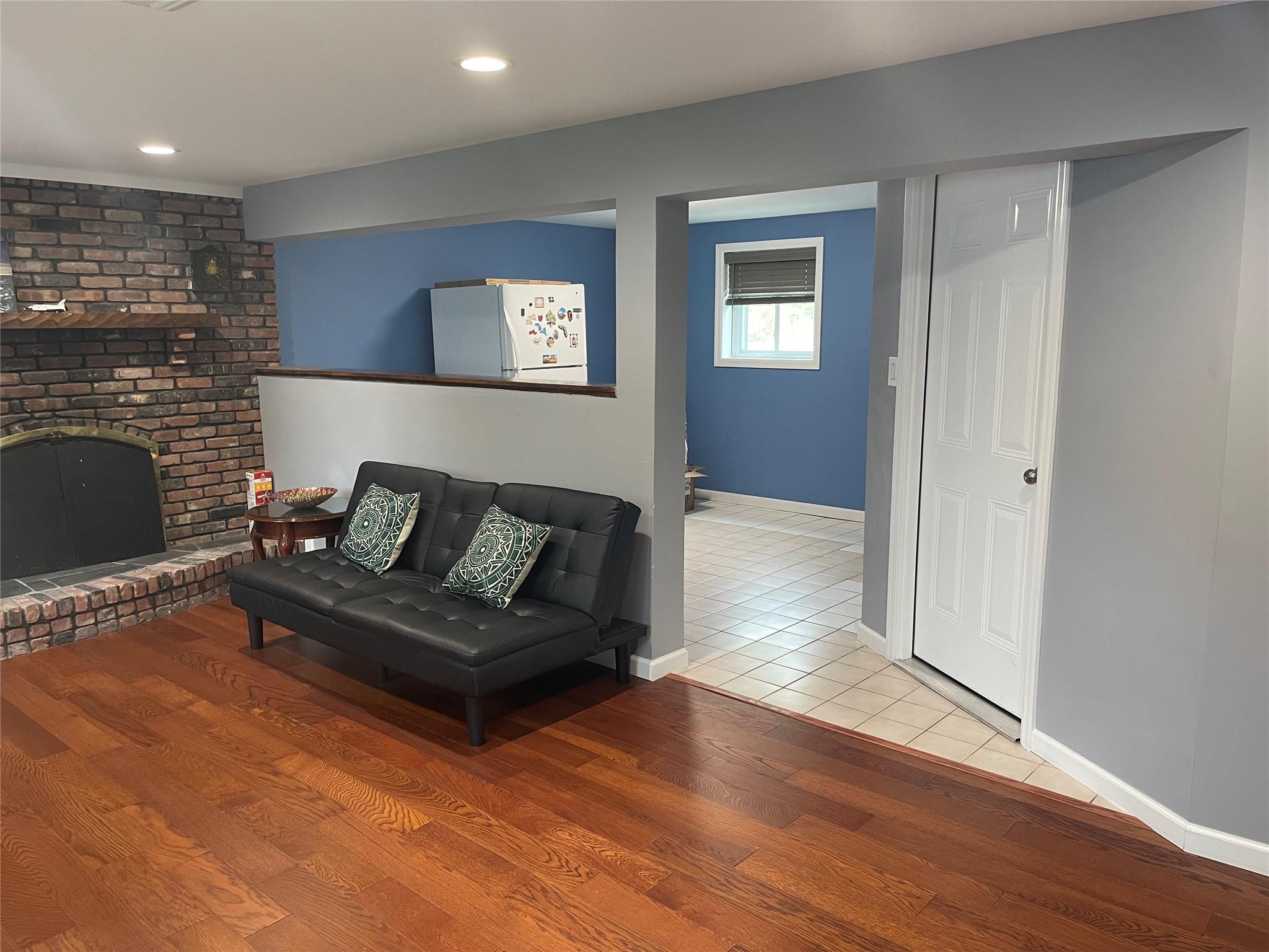 311 Plymouth Street, Dix Hills, New York image 32