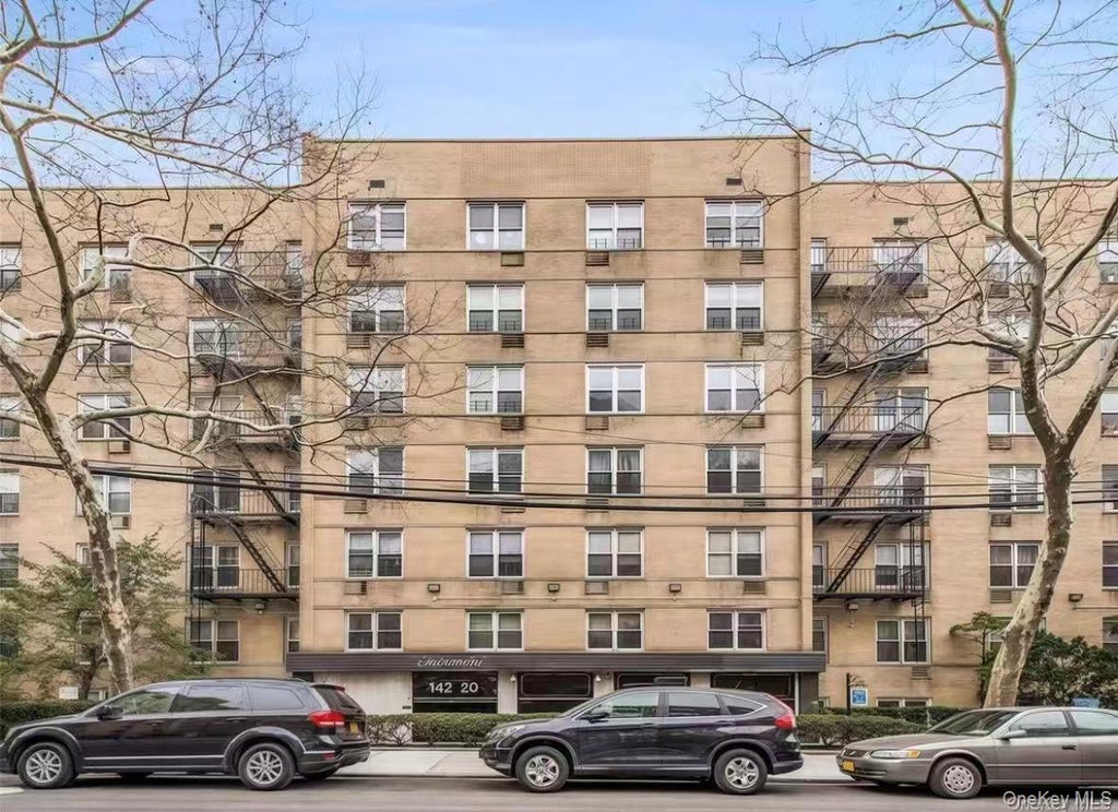Photo of 142-20 Franklin Avenue #6E, Flushing, NY 11355 (MLS # 1049445)