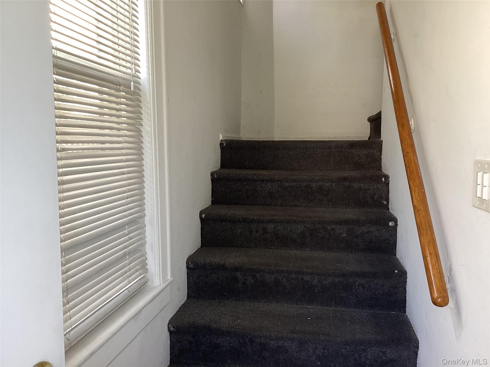 6125 185th Street - Photo 2