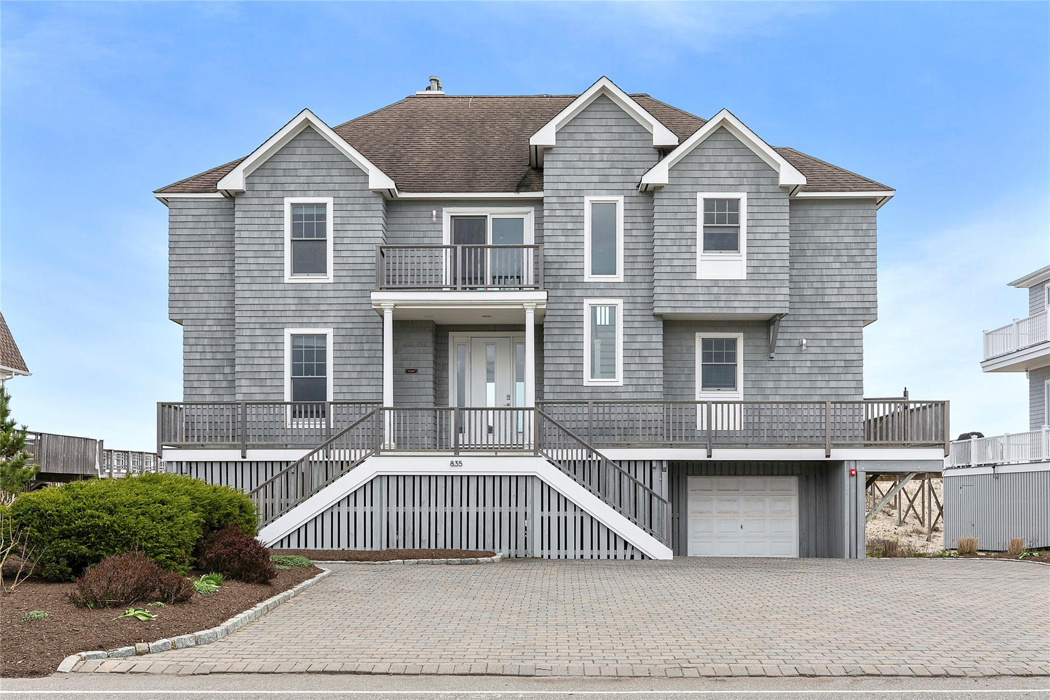 Rental Property at Dune Road, Westhampton Beach, Hamptons, NY - Bedrooms: 6 
Bathrooms: 4  - $80,000 MO.