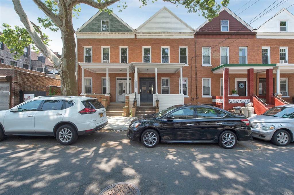 79th Lane, Glendale, Queens, NY - 3 Bedrooms  
1 Bathrooms - 