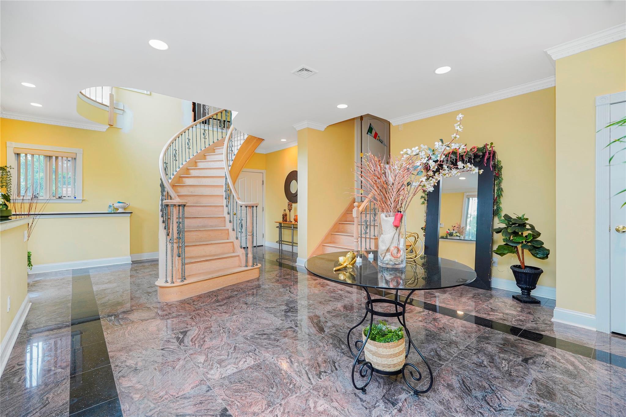 16 Diana Trail, Staten Island, New York image 5