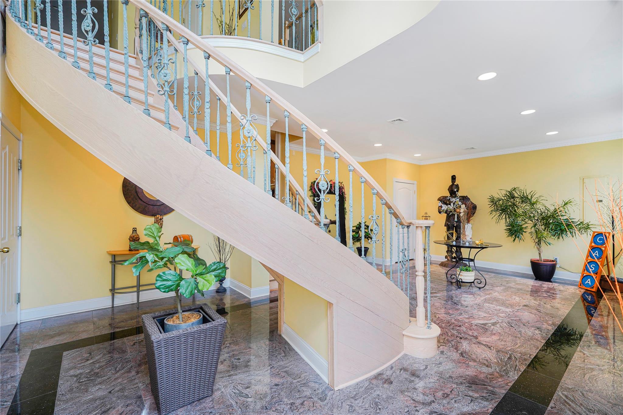 16 Diana Trail, Staten Island, New York image 6