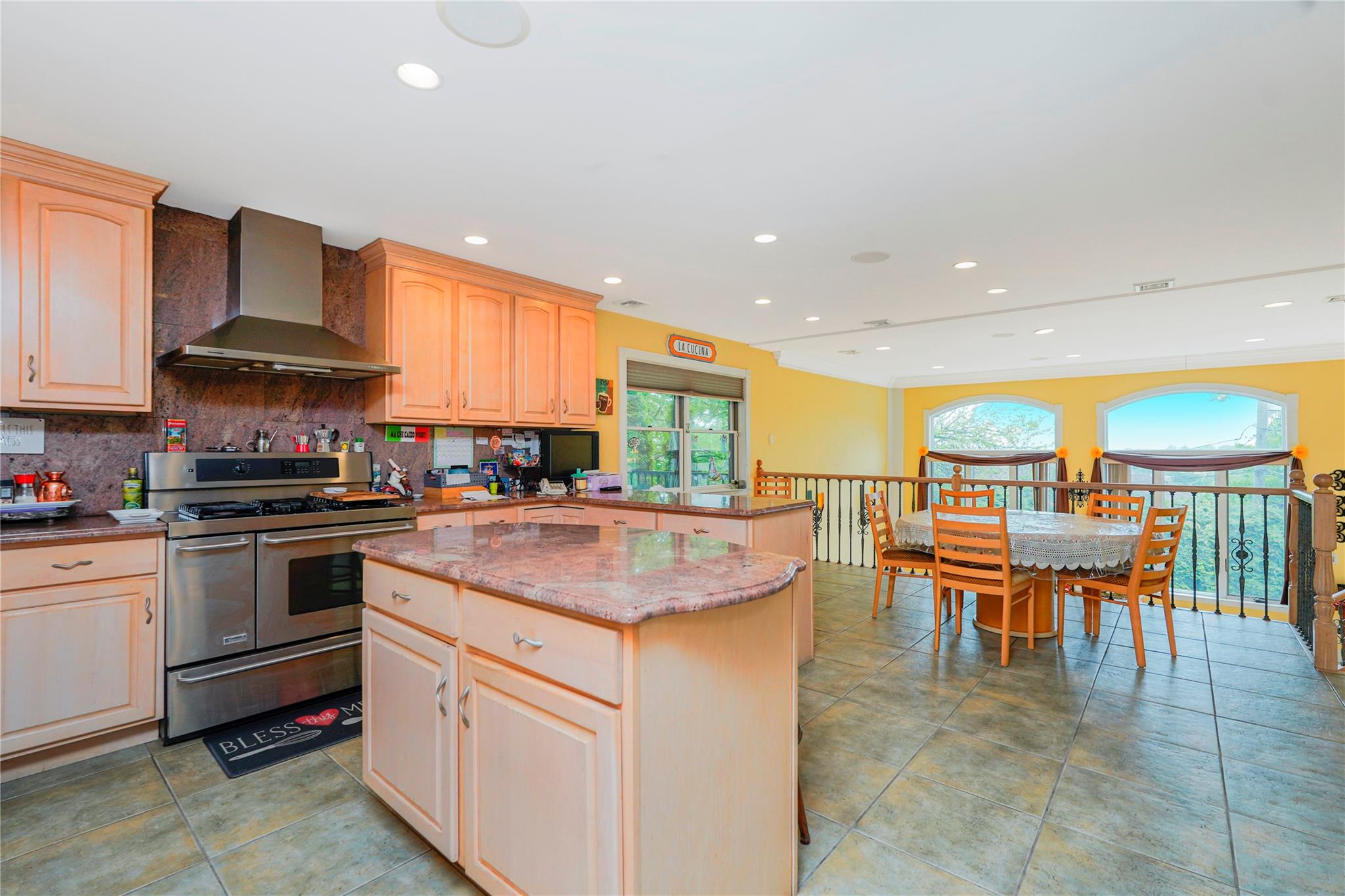 16 Diana Trail, Staten Island, New York image 11