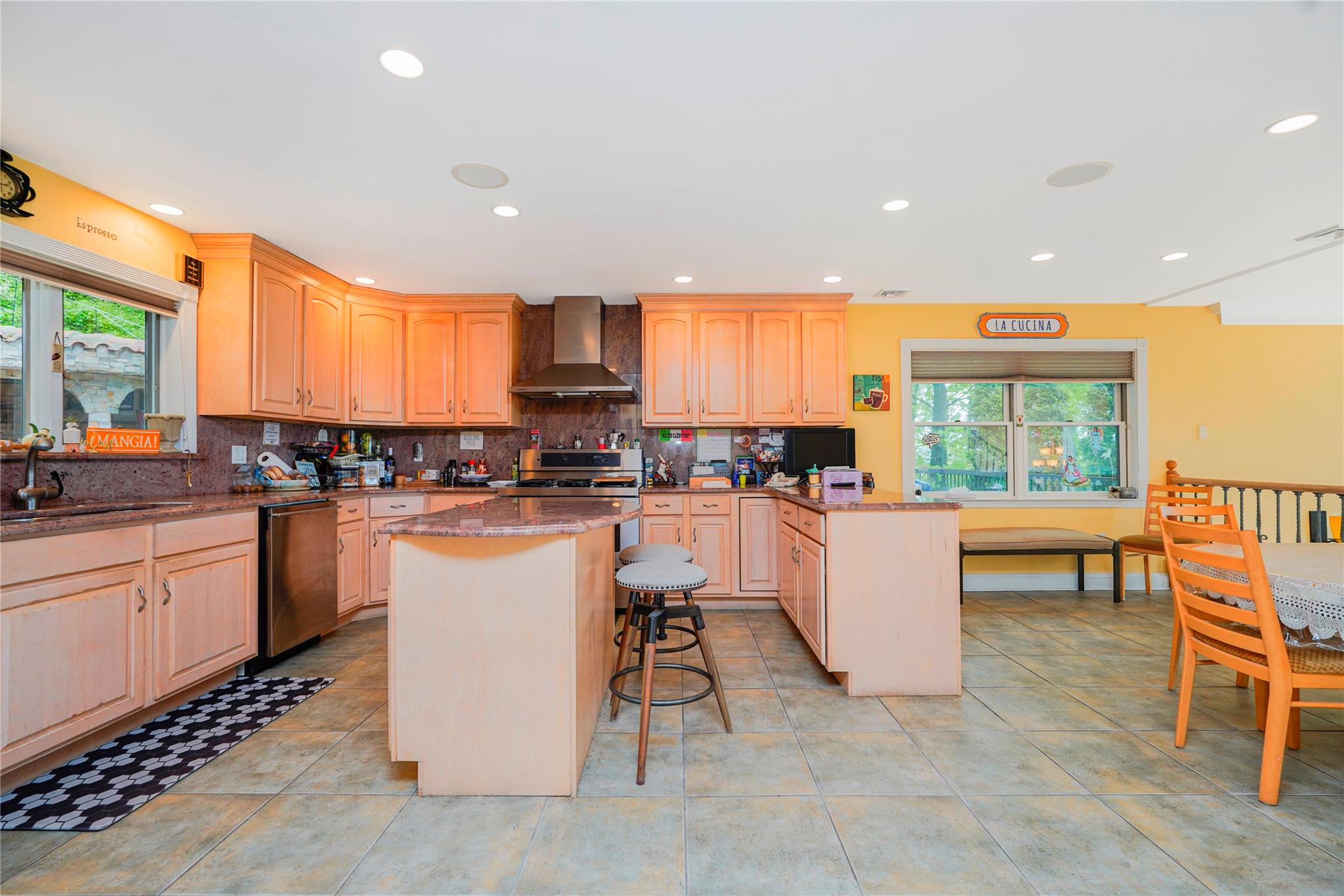 16 Diana Trail, Staten Island, New York image 10
