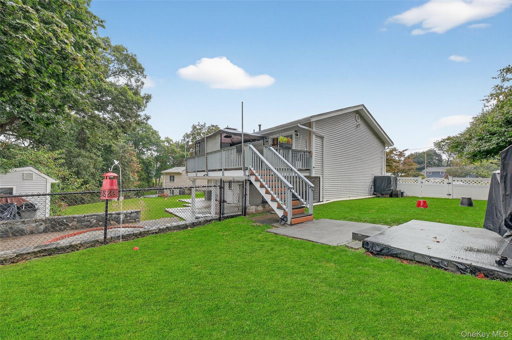 Buchanan, New York 10511, United States, 4 Bedrooms Bedrooms, ,2 BathroomsBathrooms,Residential,Active,222393