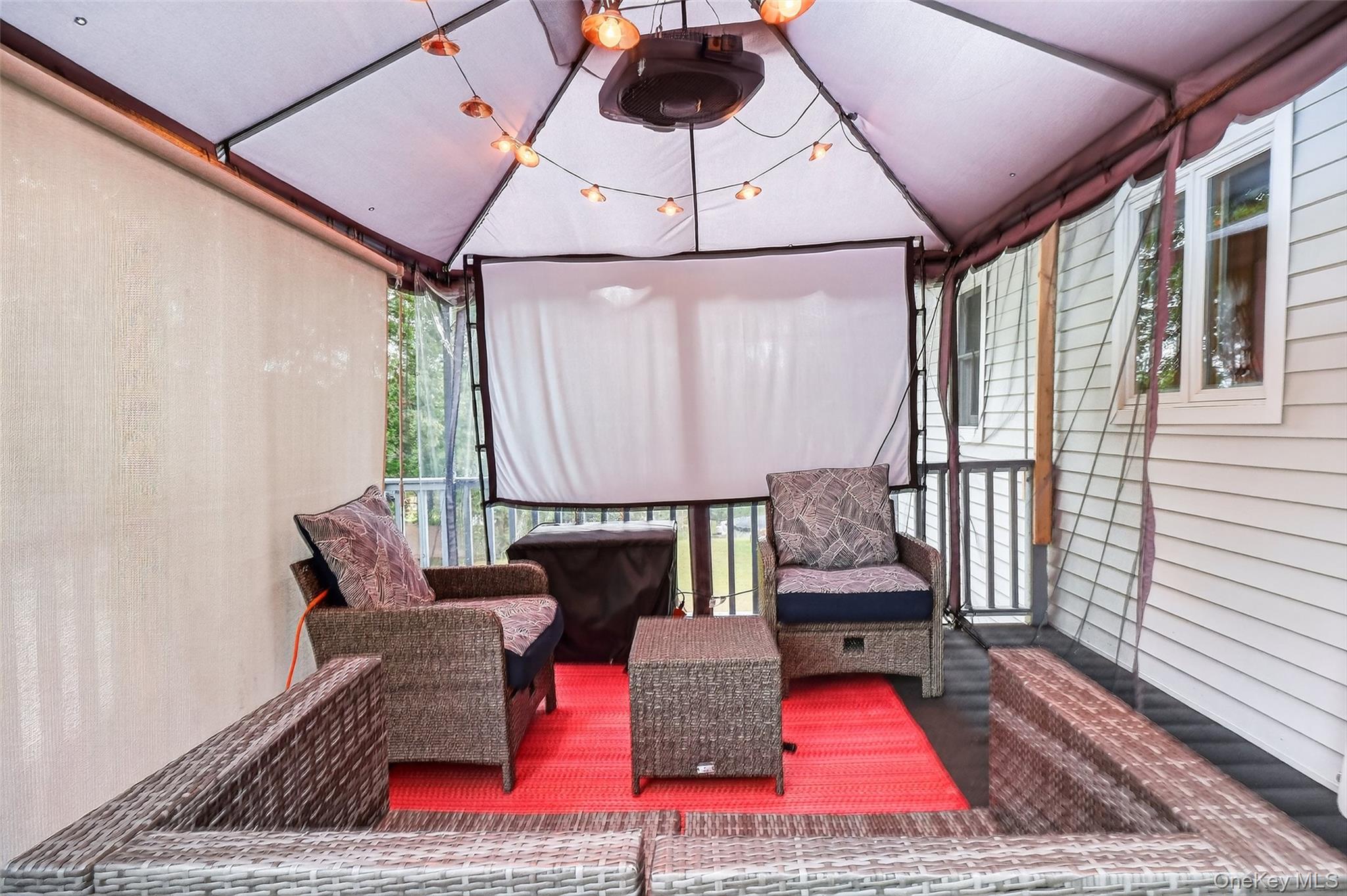 Buchanan, New York 10511, United States, 4 Bedrooms Bedrooms, ,2 BathroomsBathrooms,Residential,Active,222393