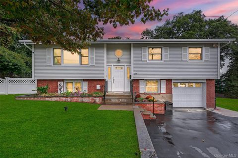Photo of 149 Cole Court, Buchanan, NY 10511 (MLS # 914603)