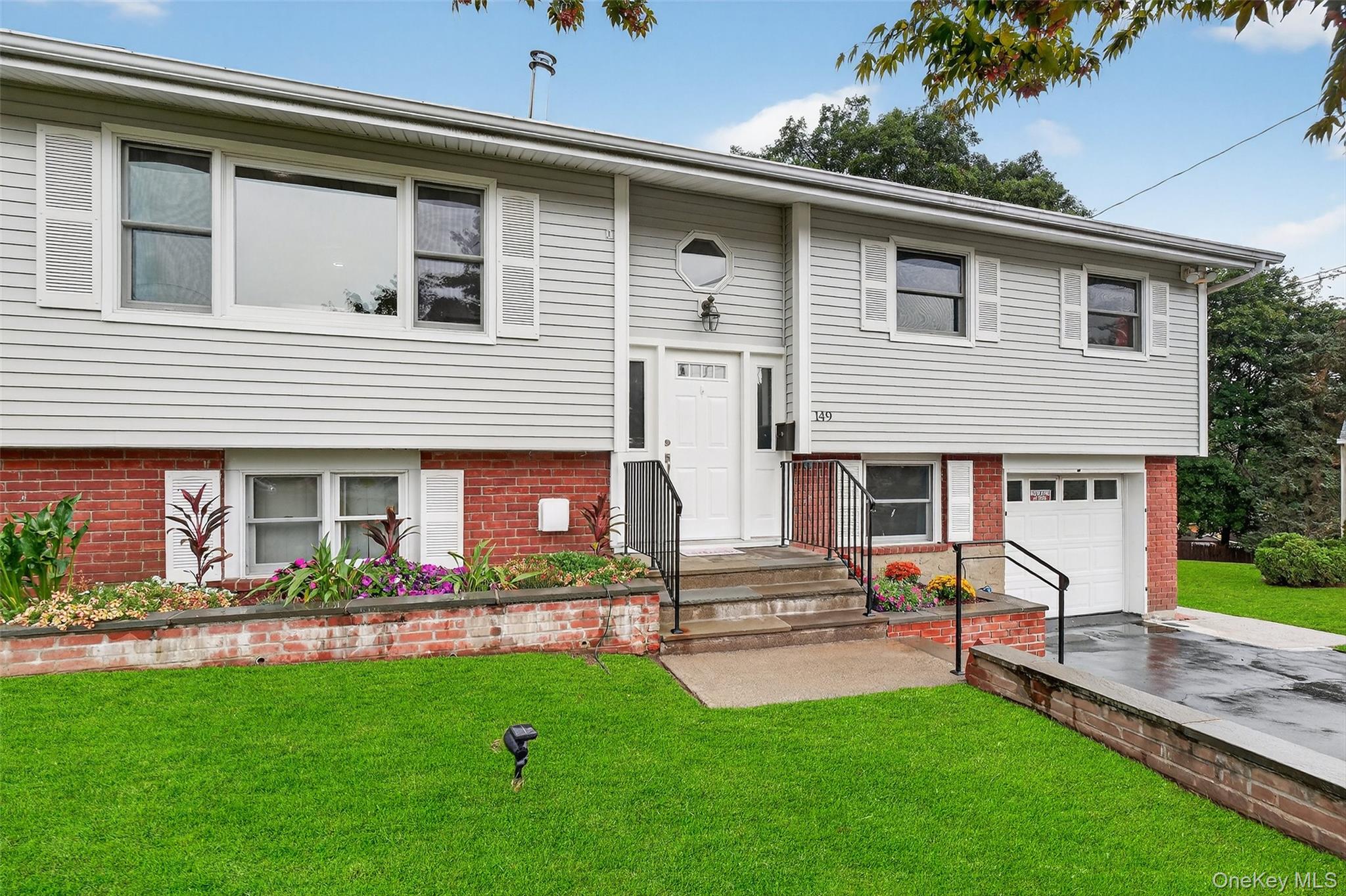 Buchanan, New York 10511, United States, 4 Bedrooms Bedrooms, ,2 BathroomsBathrooms,Residential,Active,222393