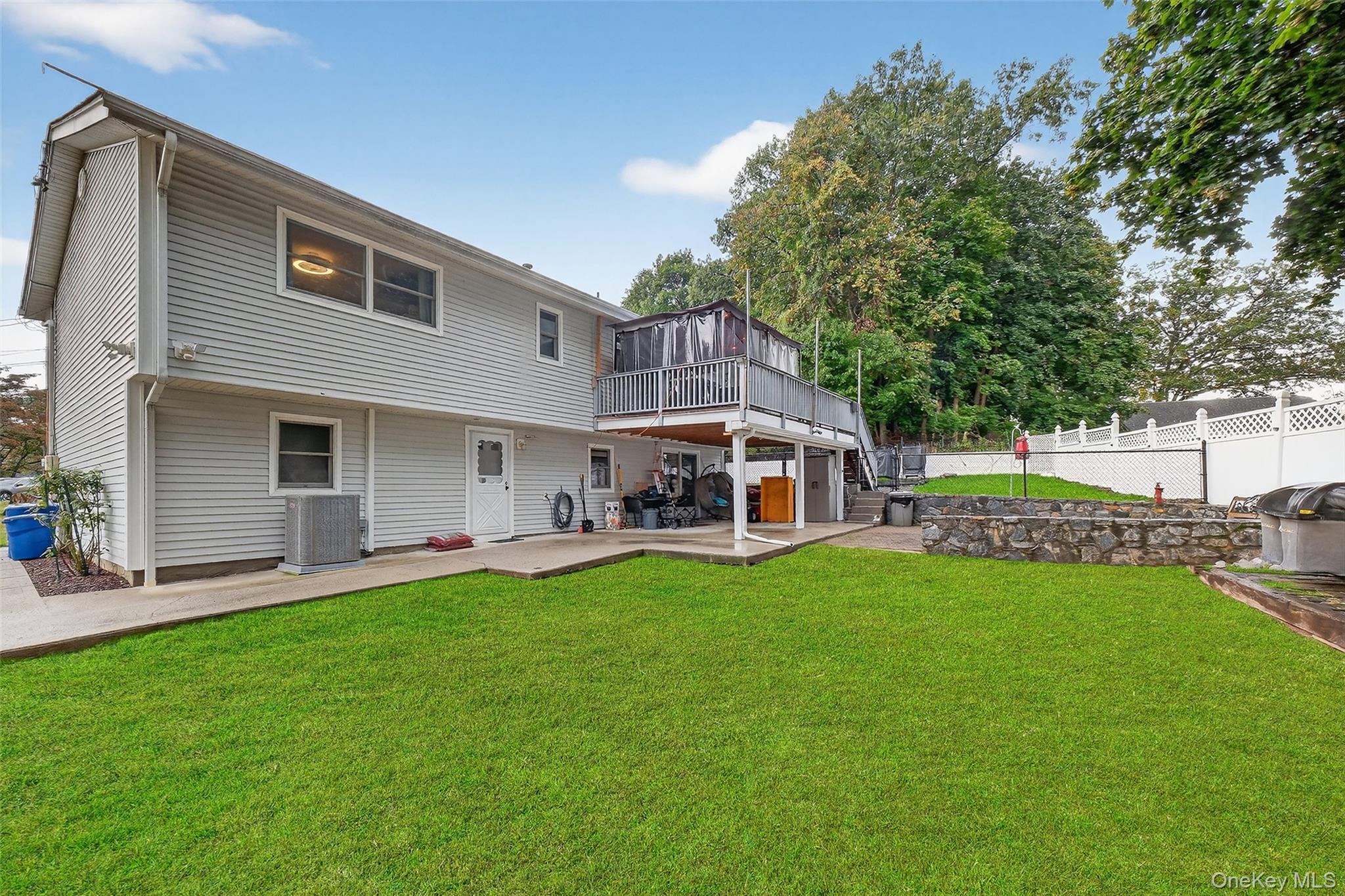 Buchanan, New York 10511, United States, 4 Bedrooms Bedrooms, ,2 BathroomsBathrooms,Residential,Active,222393