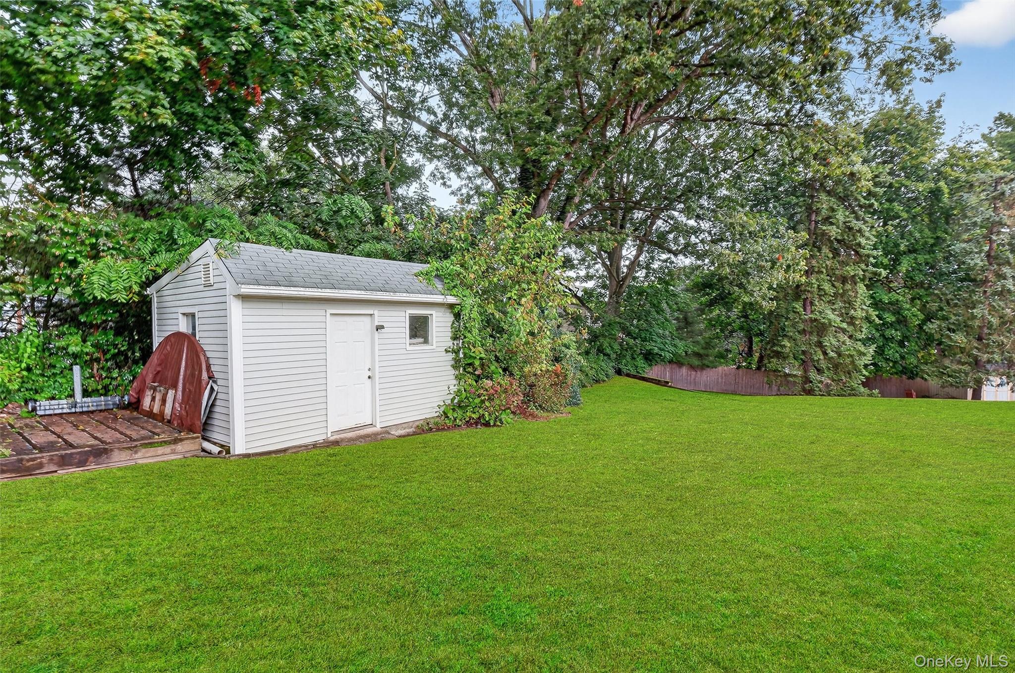 Buchanan, New York 10511, United States, 4 Bedrooms Bedrooms, ,2 BathroomsBathrooms,Residential,Active,222393