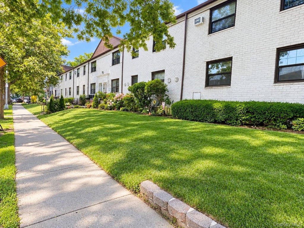 Photo of 136-04 68th Dr Dr #A, Kew Garden Hills, NY 11367 (MLS # 1052006)