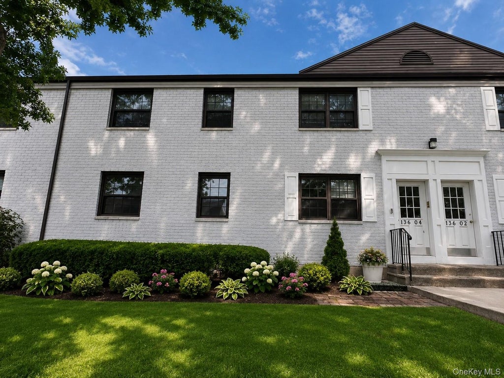 Photo of 136-04 68th Dr Dr #A, Kew Garden Hills, NY 11367 (MLS # 1052006)