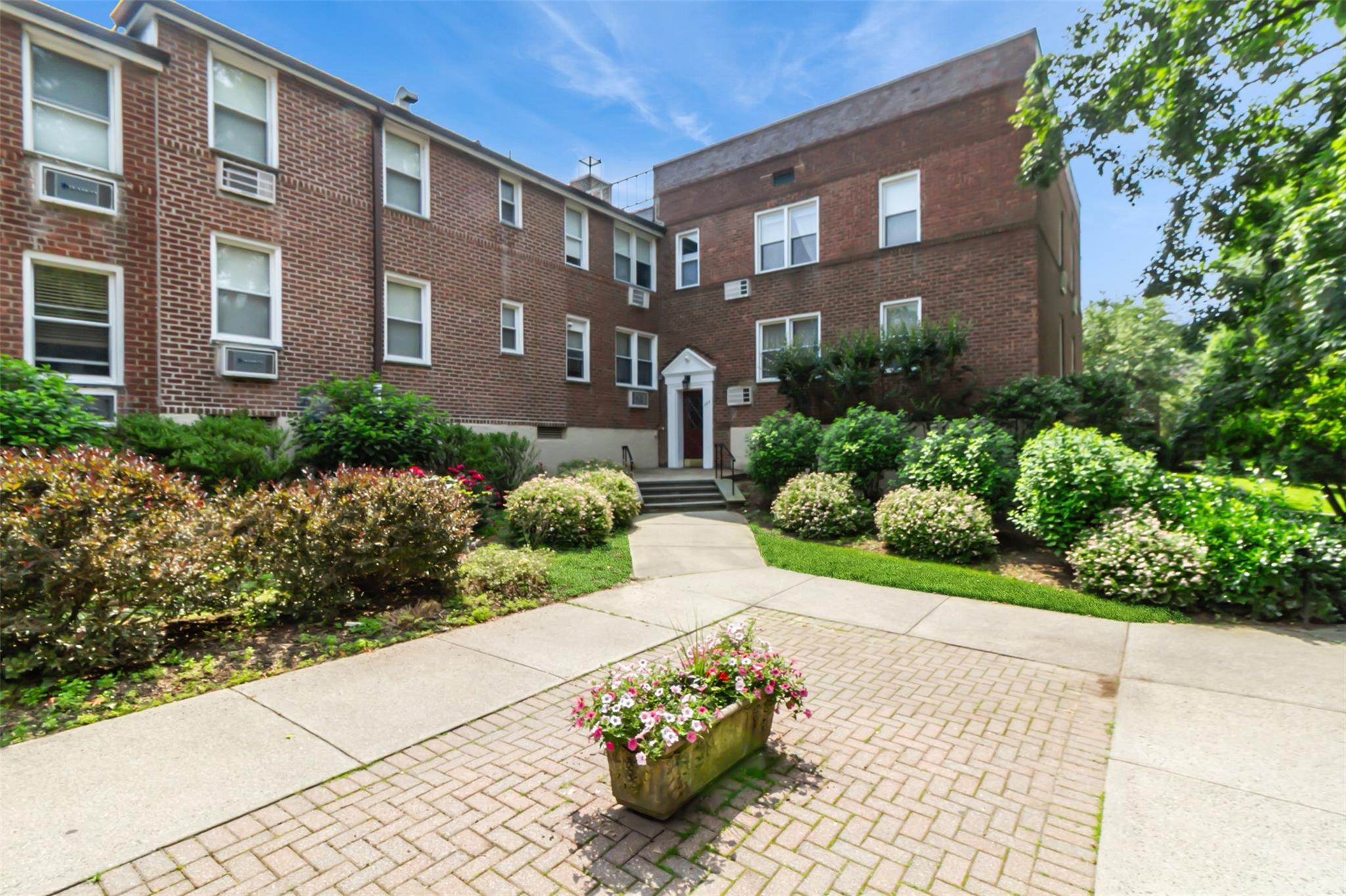 Property for Sale at Palmer Ter 1D, Mamaroneck, New York - Bedrooms: 2 
Bathrooms: 1 
Rooms: 5  - $325,000