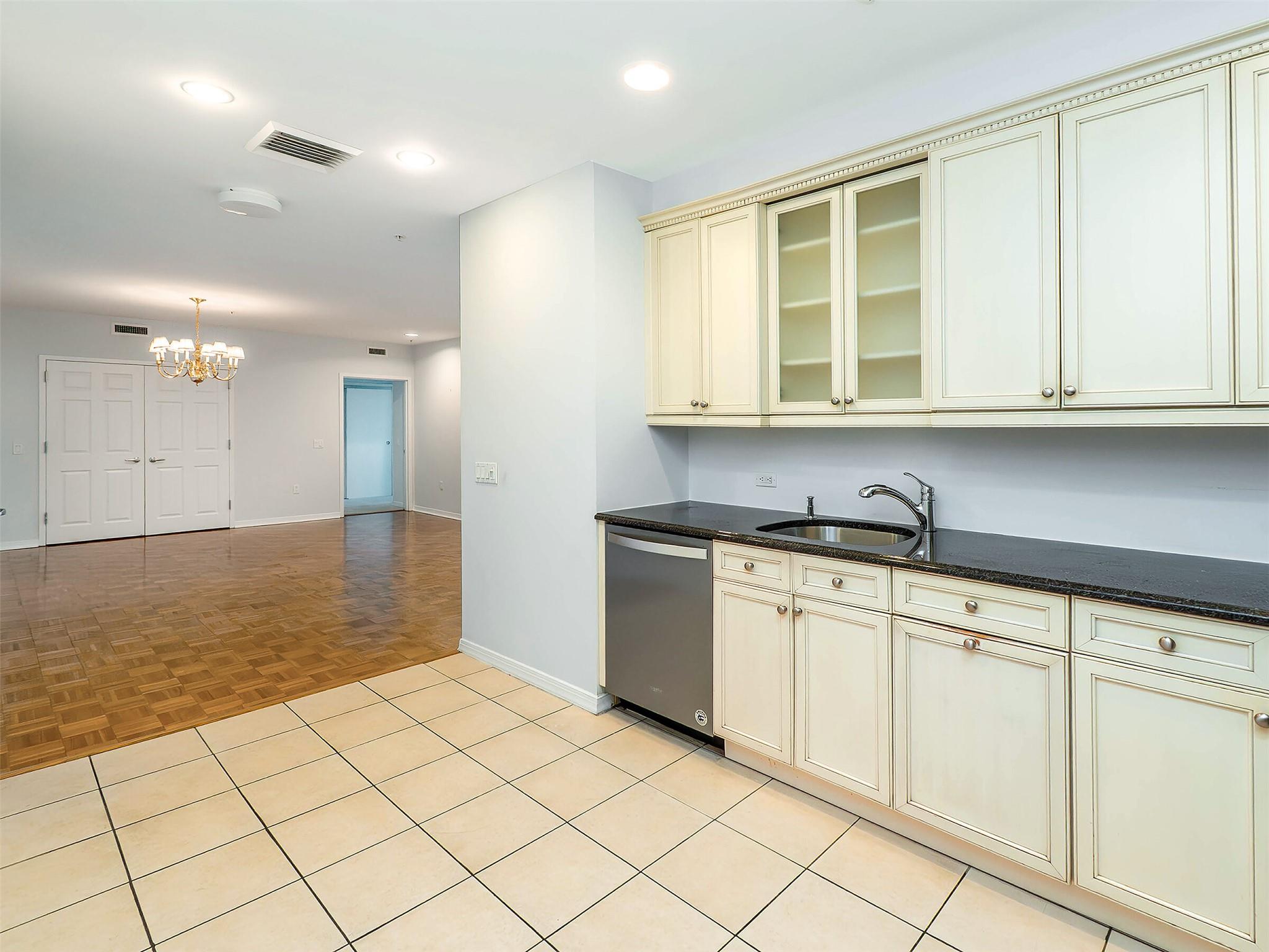 100 Harbor View Drive #515, Port Washington, New York image 8