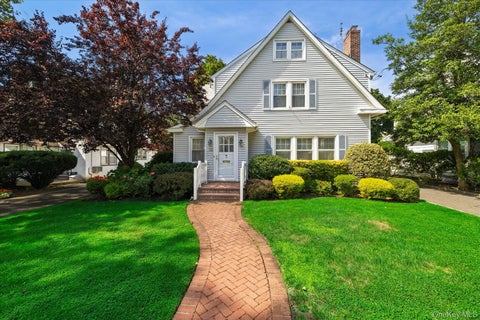 Homes For Sale - 38 Fern Street<br/> Floral Park, NY 11001