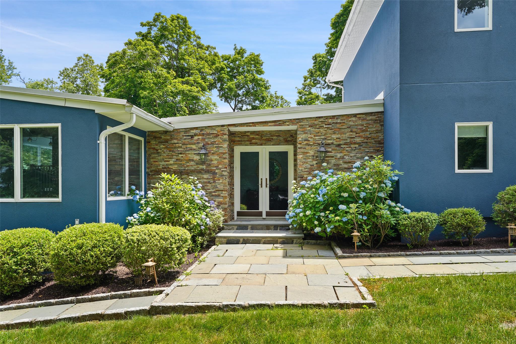 101 Long Hill Road, Briarcliff Manor, New York image 2