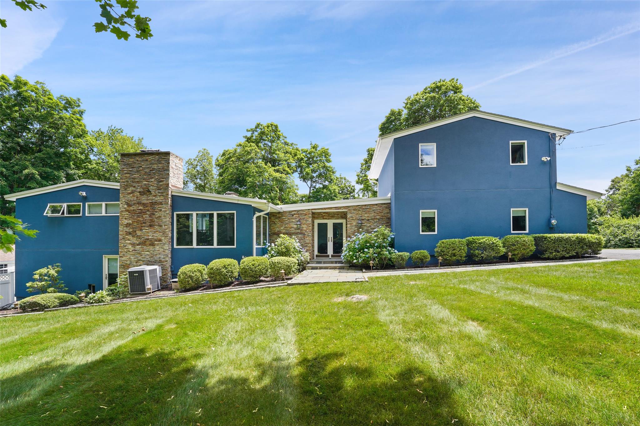 101 Long Hill Road, Briarcliff Manor, New York image 1