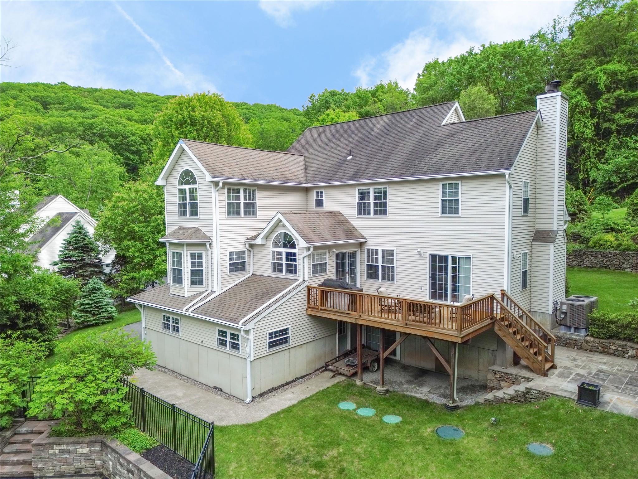 27 Millstream Court, Pawling, New York image 2