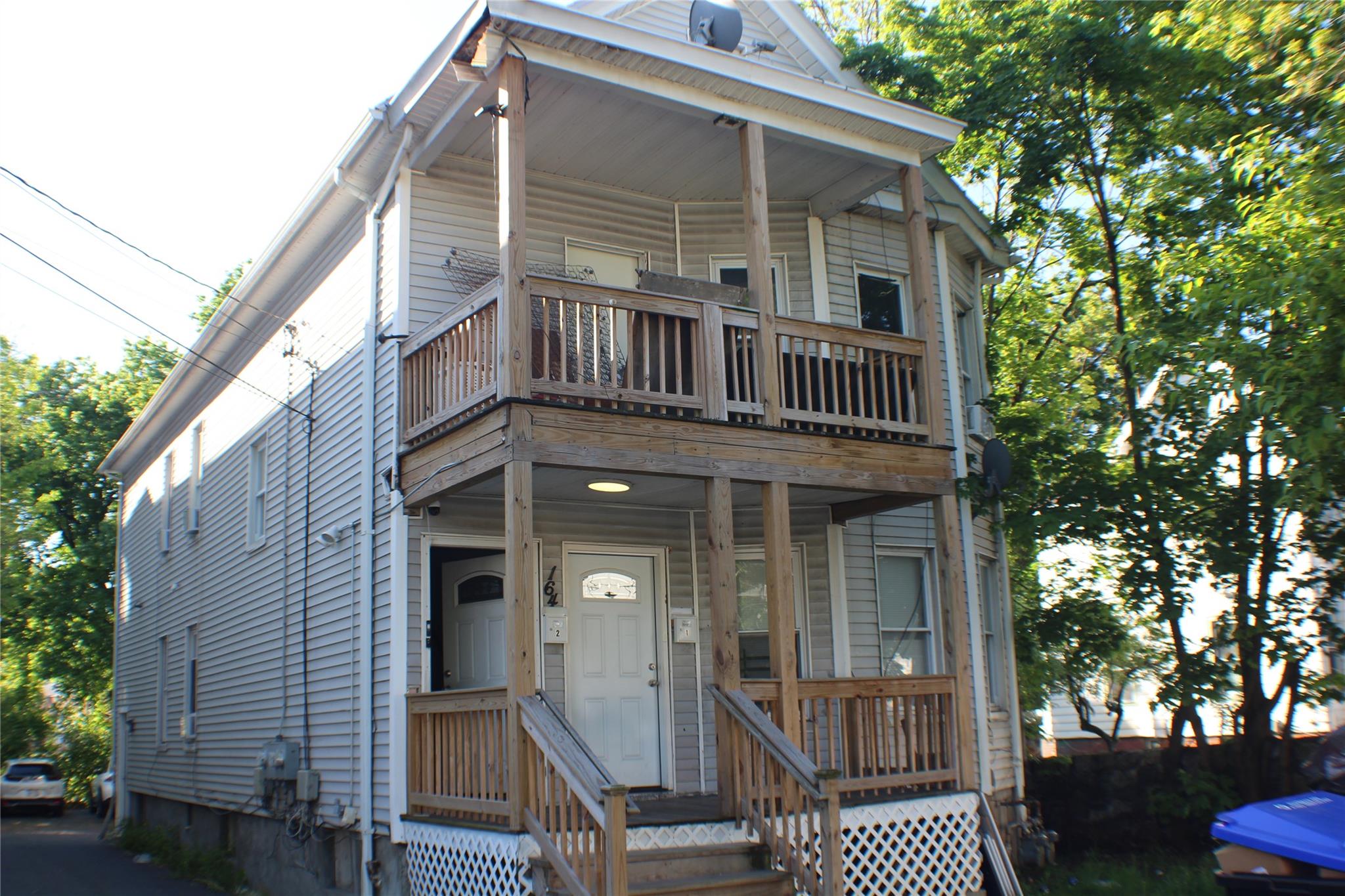 Winnikee Avenue, Poughkeepsie, New York - 4 Bedrooms  
2 Bathrooms - 