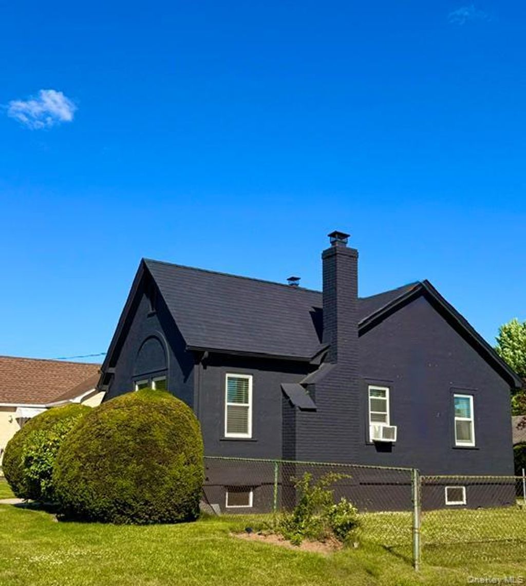 Photo of 43 Elinor Place, Freeport, NY 11520 (MLS # 1017030)