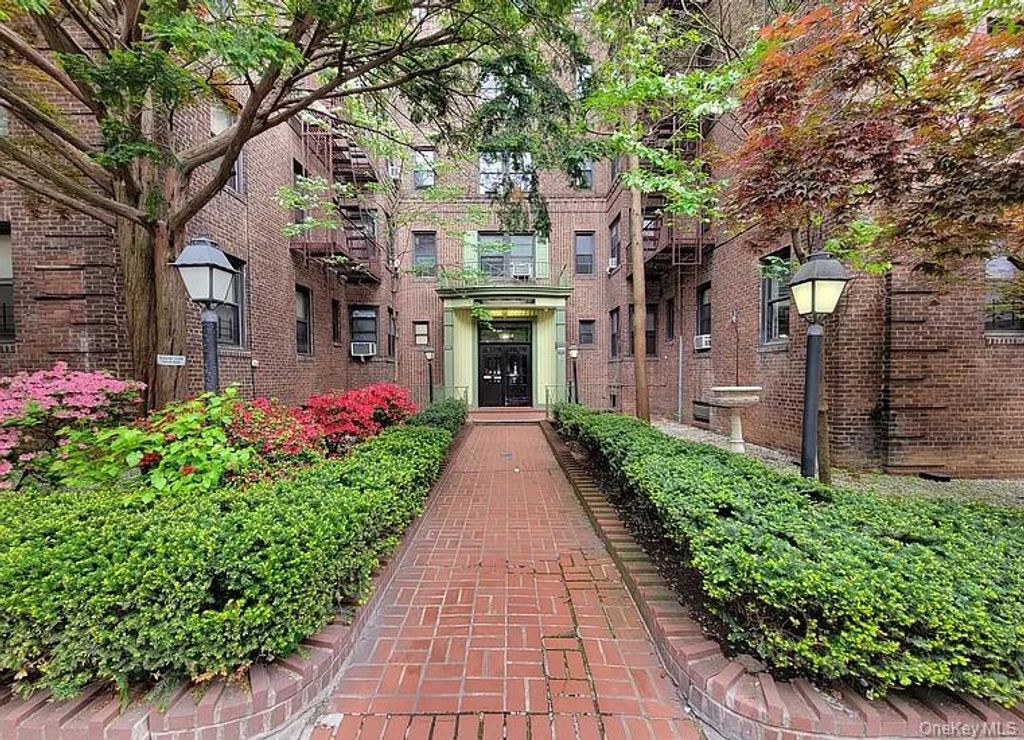 Photo of 99-34 67th Road #5D, Forest Hills, NY 11375 (MLS # 944773)