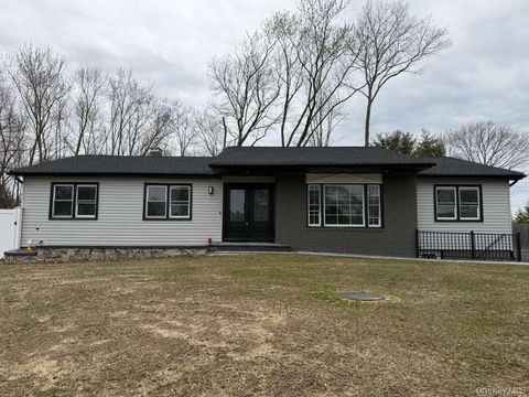 21 Colby Drive Kings Park NY 11754