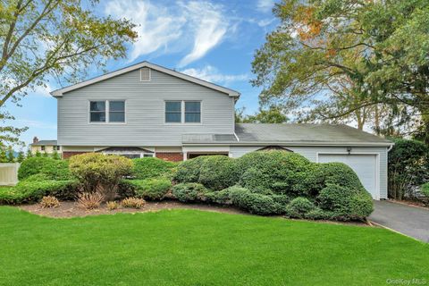Photo of 15 Royalston Lane, South Setauket, NY 11720 (MLS # 930530)