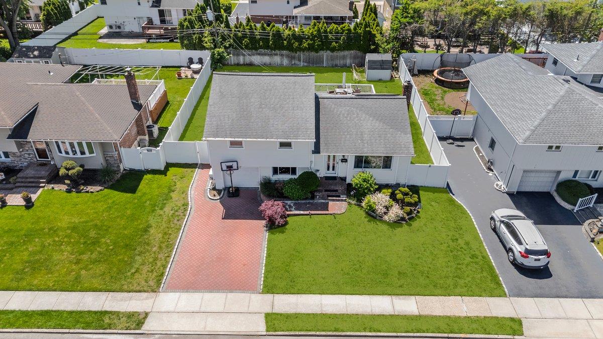 42 Macarthur Avenue, Plainview, New York image 17