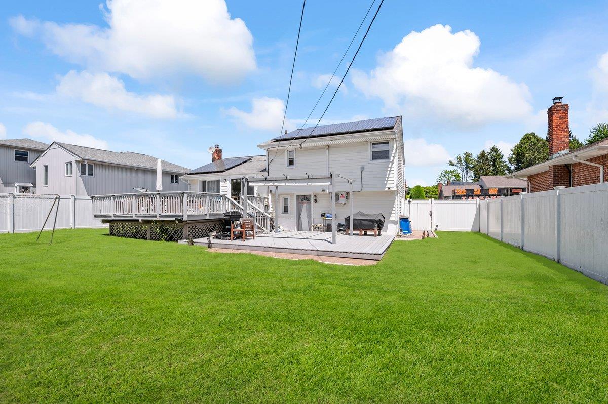 42 Macarthur Avenue, Plainview, New York image 15
